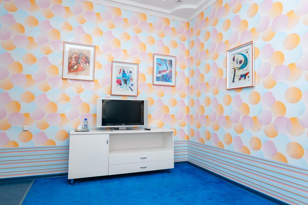 Respect Hotel Pavlodar Eksteriør billede